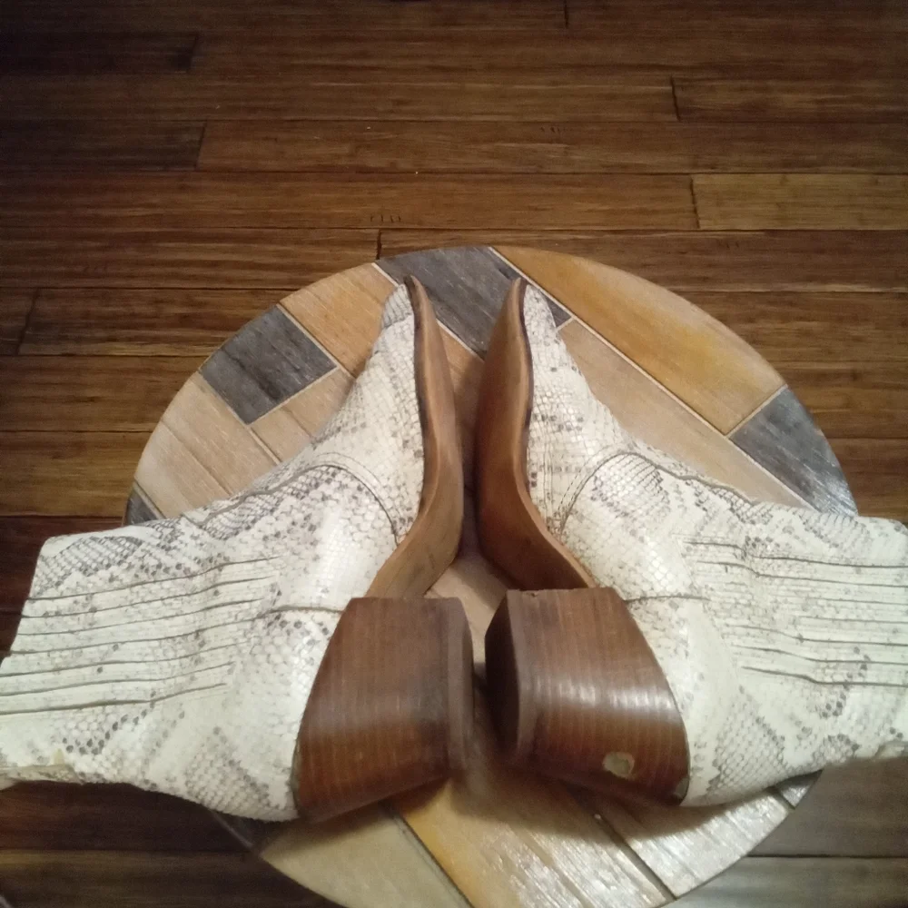 Dolce Vita Serna Snakeskin Leather Booties Size 8.5. Block Heel 2.5" - Picture 12 of 16